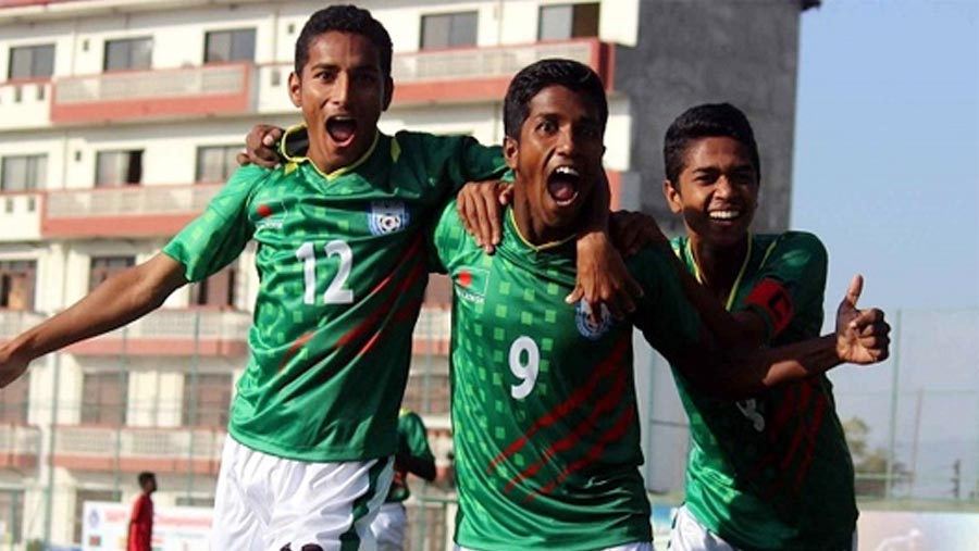 সাফ অ-১৫ ফুটবল: ভারতকে হারিয়ে ফাইনালে বাংলাদেশ