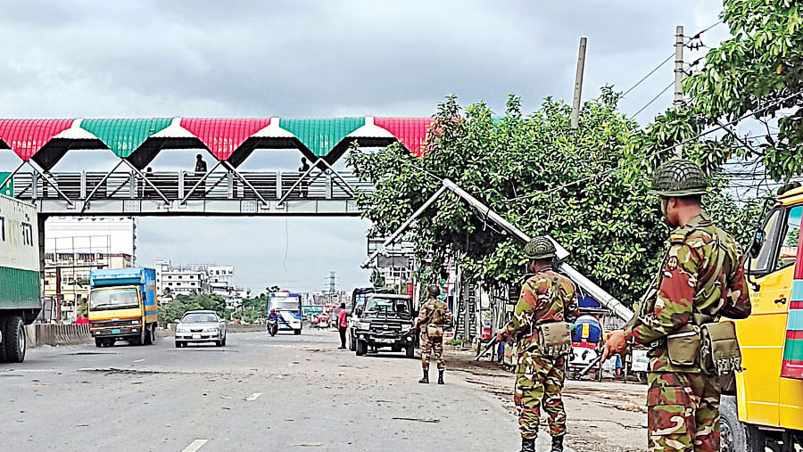 ঢাকাসহ চার জেলায় ১৩ ঘন্টা করে কারফিউ শিথিল