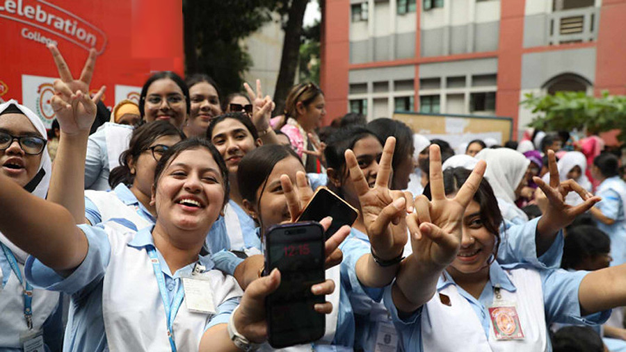 এইচএসসি ও সমমান পরীক্ষায় পাসের হার ৭৭.৭৮ শতাংশ