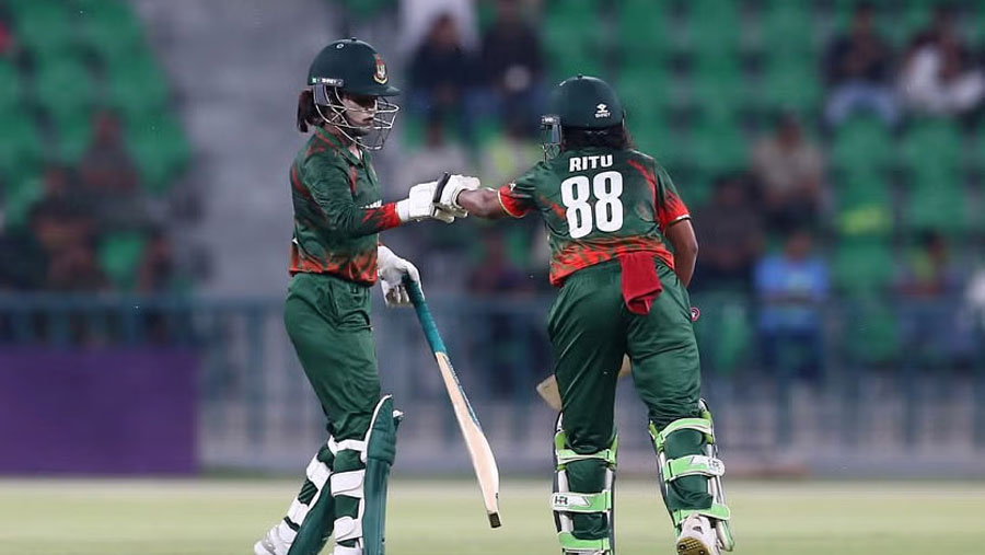 রিতু মনির দৃঢ়তায় আয়ারল্যান্ডকে হারালাে টাইগ্রেসরা