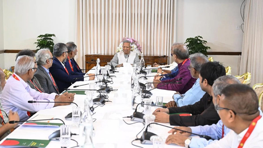 ‘শ্রম-অধিকার শক্তিশালী করে দেশকে মর্যাদাকর হিসেবে উপস্থাপন করা সম্ভব’