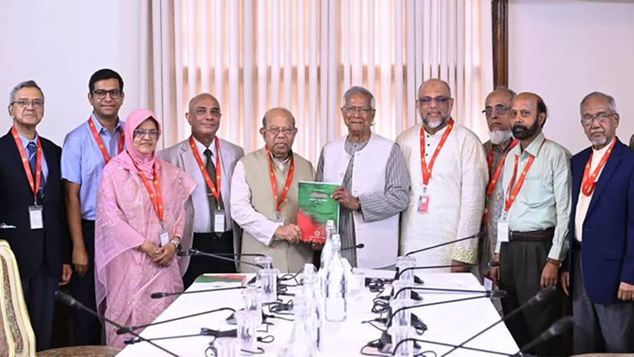 সাতটি স্তম্ভে স্বাস্থ্যখাত সংস্কার কমিশনের সুপারিশ